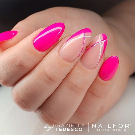 Semi-permanent nail polish color: Fantasy Semi-permanent Gel Polish - 474 Nailfor €6.99 2
