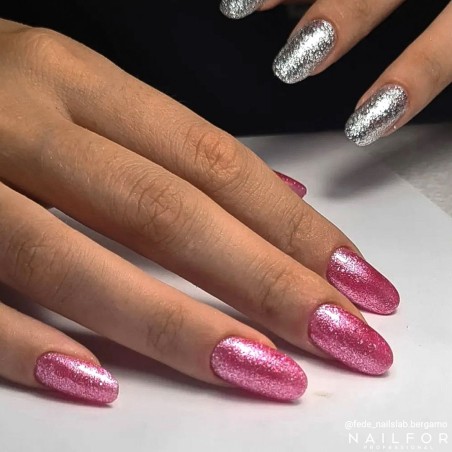 Semi-permanent nail polish color: Fantasy Semi-permanent Gel Polish - 314 pink glitter Nailfor €6.99