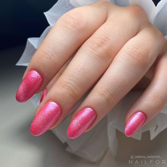 Semipermanente smalto colore per unghie: NEW CAT EYE 5D 37 Strawberry FLUO Nailfor 11,99 €