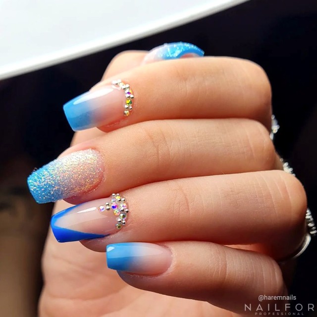 Semi-permanent nail polish color: Chic SEMI-PERMANENT NAIL POLISH - 132 Nailfor €7.99