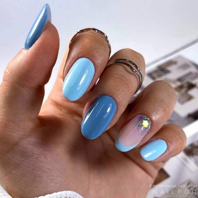 Semi-permanent nail polish color: Chic SEMI-PERMANENT NAIL POLISH - 168 Nailfor €7.99