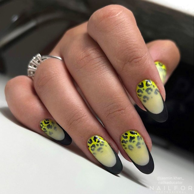 Semi-permanent nail polish color: Chic SEMI-PERMANENT NAIL POLISH - 163 FLUORESCENT Fluo Nailfor €7.99