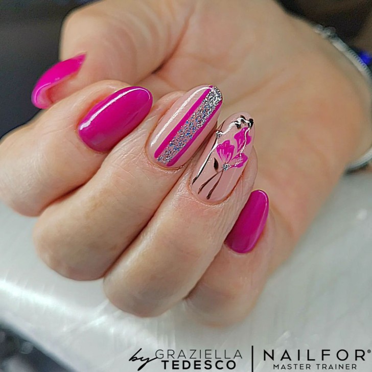 Semi-permanent nail polish color: Fantasy Platinum Semi-permanent Gel Polish - 03P Nailfor €7.99