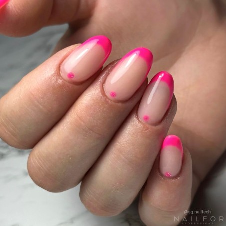 Vernis à ongles semi-permanent couleur : Chic SEMI-PERMANENT NAIL POLISH - 499 Fluo Nailfor pour 7,99 €