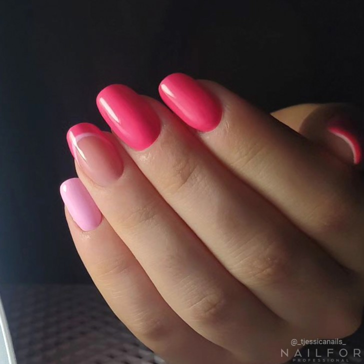 Semi-permanent nail polish color: Chic SEMI-PERMANENT NAIL POLISH - 330 Nailfor €7.99