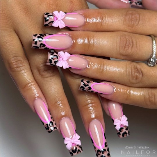 Semi-permanent nail polish color: Fantasy Semi-permanent Gel Polish - 208 Nailfor €6.99 2