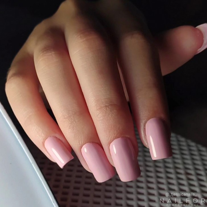 Semipermanente smalto colore per unghie: CHIC SMALTO SEMIPERMANENTE - 222 Nailfor 7,99 €