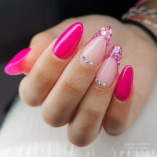 Semi-permanent nail polish color: Fantasy Semi-permanent Gel Polish - 471 Nailfor €6.99 2