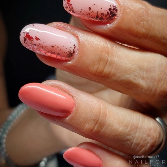 Esmalte de uñas semipermanente color: Chic ESMALTE DE UÑAS SEMIPERMANENTE - 320 Nailfor 7,99 € 2