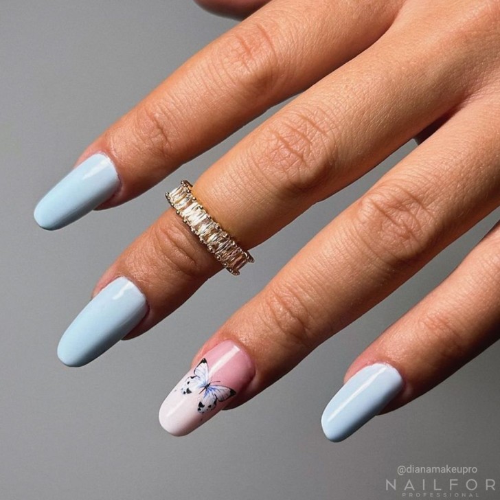 Semi-permanent nail polish color: Chic SEMI-PERMANENT NAIL POLISH - 125 Nailfor €7.99