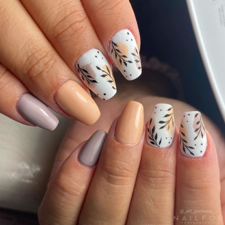 Semi-permanent nail polish color: Fantasy Semi-permanent Gel Polish - 036FAN Nailfor €6.99