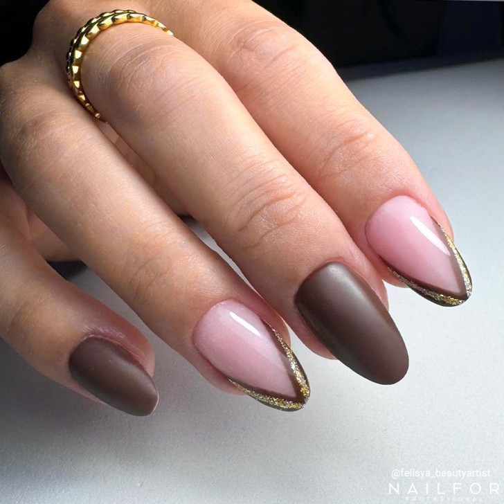 Semi-permanent nail polish color: Chic SEMI-PERMANENT NAIL POLISH - 467N Hazelnut Nailfor €7.99