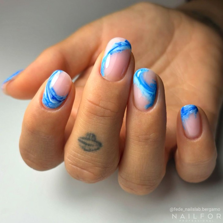 Semi-permanent nail polish color: Chic SEMI-PERMANENT NAIL POLISH - 132 Nailfor €7.99