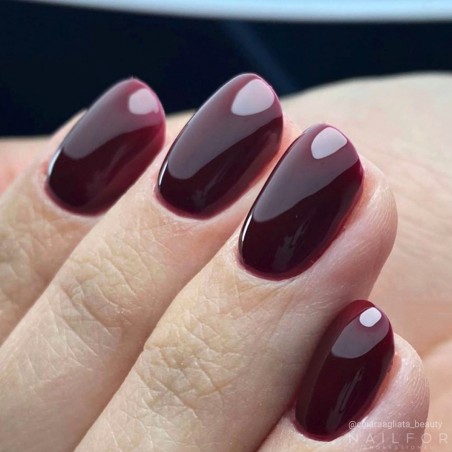 Semi-permanent nail polish color: Chic SEMI-PERMANENT NAIL POLISH - 422 Nailfor €7.99