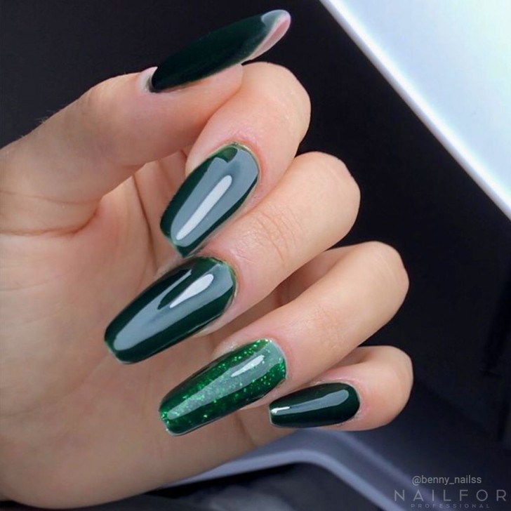 Semipermanente smalto colore per unghie: CHIC SMALTO SEMIPERMANENTE - 368 Nailfor 7,99 €