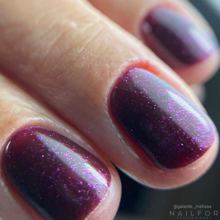 Semi-permanent nail polish color: Chic SEMI-PERMANENT NAIL POLISH - 406 Nailfor €7.99