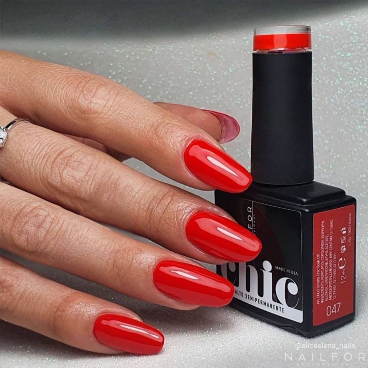 Semipermanente smalto colore per unghie: CHIC SMALTO SEMIPERMANENTE - 047 Nailfor 7,99 €