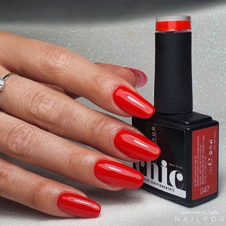 Semi-permanent nail polish color: Chic SEMI-PERMANENT NAIL POLISH - 047 Nailfor €7.99
