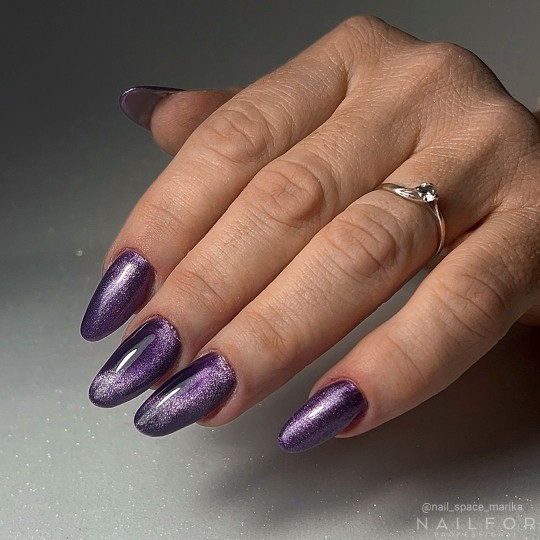 Semi-permanent nail polish color: Cat eye 5d - 81 Nailfor €11.99 2