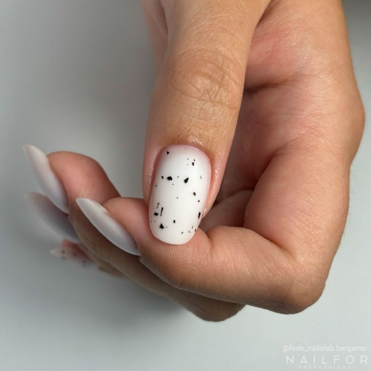 Top Dirty BLACK Matt Gel de reconstrucción de uñas mate sin dispersión - 15 ml Nailfor 12,60 €