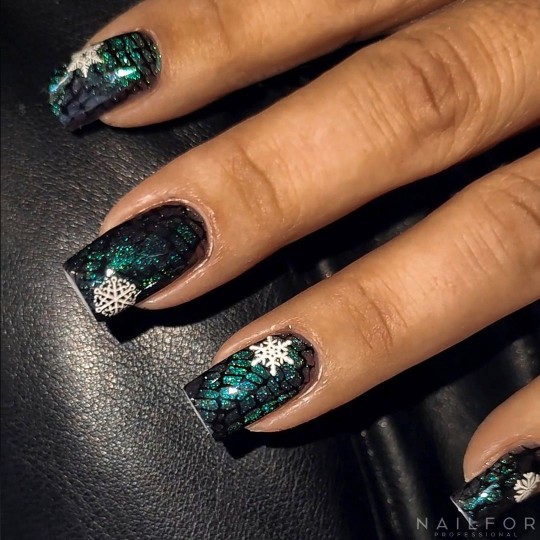 Semi-permanent nail polish color: Cat eye 5d - 90 Nailfor €11.99 2