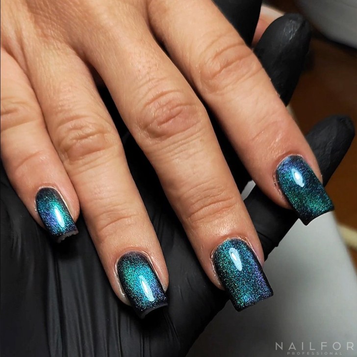 Semi-permanent nail polish color: Cat eye 5d - 90 Nailfor €11.99