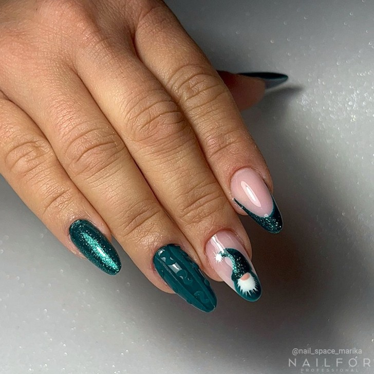 Semipermanente smalto colore per unghie: FANTASY Smalto Gel Semipermanente - 310 verde smeraldo glitter Nailfor 6,99 €