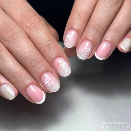 Semi-permanent nail polish color: Chic SEMI-PERMANENT NAIL POLISH - 375 Glitter Nailfor €7.99