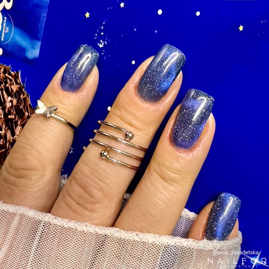 Semi-permanent nail polish color: Cat eye chic - 70 Nailfor €8.99 2