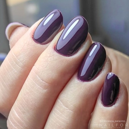 Semi-permanent nail polish color: Chic SEMI-PERMANENT NAIL POLISH - 390 Nailfor €7.99