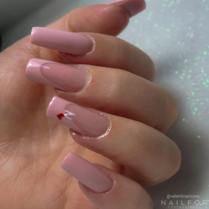 Vernis à ongles semi-permanent couleur : Chic SEMI-PERMANENT NAIL POLISH - 222 Nailfor 7,99 €