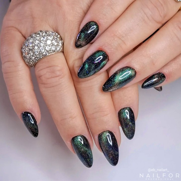 Semipermanente smalto colore per unghie: NEW CAT EYE 5D 04 Nailfor 7,99 €