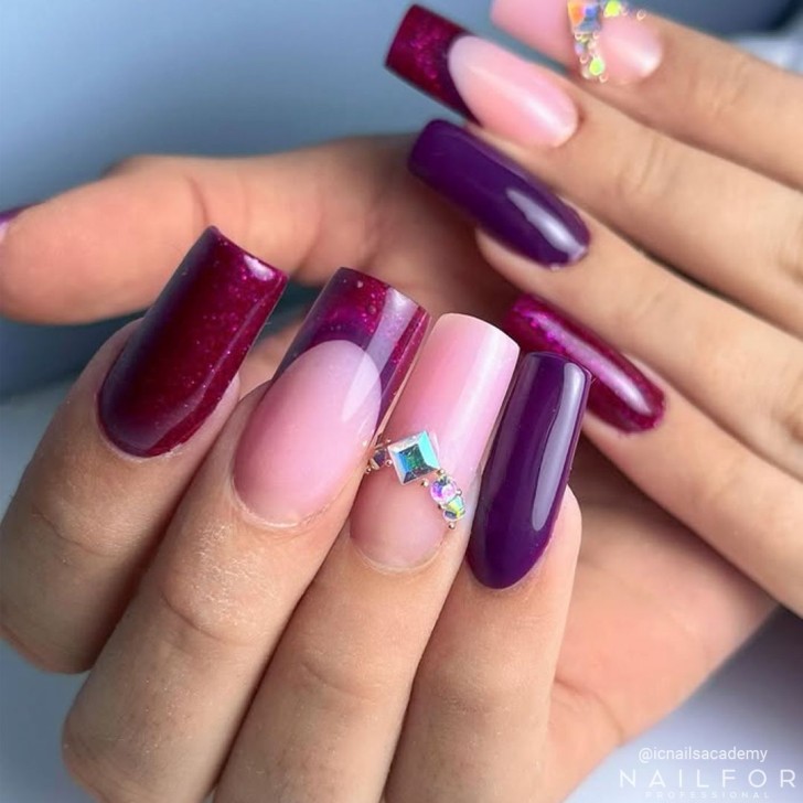 Semi-permanent nail polish color: Chic SEMI-PERMANENT NAIL POLISH - 406 Nailfor €7.99