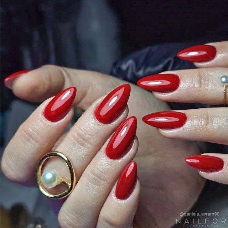 Vernis à ongles semi-permanent couleur : Chic SEMI-PERMANENT NAIL POLISH - 227 Nailfor 7,99 €