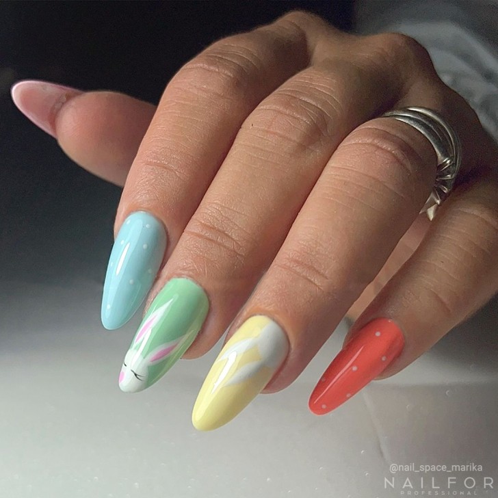 Vernis à ongles semi-permanent couleur : Chic SEMI-PERMANENT NAIL POLISH - 563 Nailfor 7,99 €