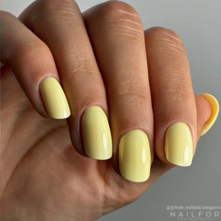 CHIC SEMI-PERMANENT NAIL POLISH - 123 yellow