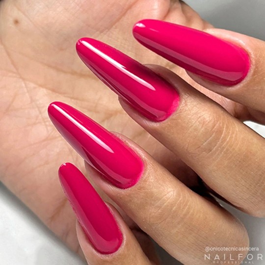 AURA SMALTO SEMIPERMANENTE - 124 Fuchsia 2