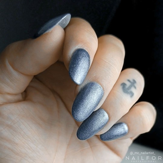 Semipermanente smalto colore per unghie: CHIC SMALTO SEMIPERMANENTE - 454 Nailfor 7,99 € 2