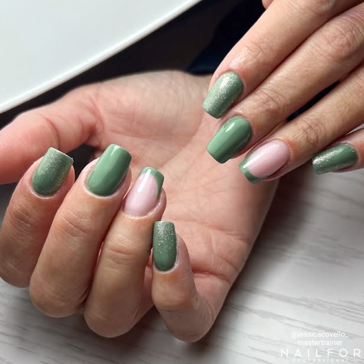 Semipermanente smalto colore per unghie: CHIC SMALTO SEMIPERMANENTE - 370 Nailfor 7,99 €