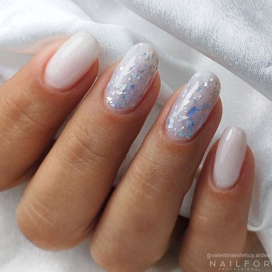 Semi-permanent nail polish color: Base Rubber Flakes - 01 Nailfor €11.99 2