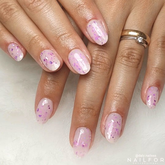 Semi-permanent nail polish color: Base Rubber Flakes - 02 Nailfor €11.99 2