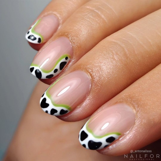 FANTASY Gel Polish Semi-permanent - 536 2
