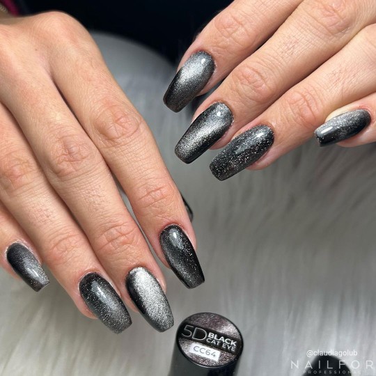 Semi-permanent nail polish color: Cat eye 5d Black - 64 Nailfor €11.99 2