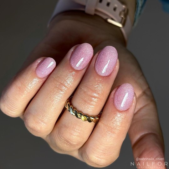 Semi-permanent nail polish color: Cat eye 5d Rainbow - R4 Nailfor €11.99 2
