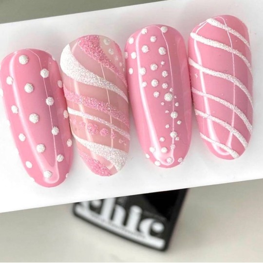 Semi-permanent nail polish color: Chic SEMI-PERMANENT NAIL POLISH - 020 Nailfor €7.99 2