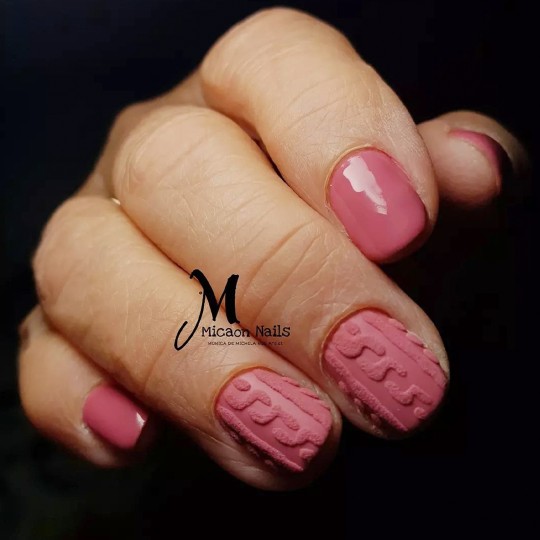 Semi-permanent nail polish color: Chic SEMI-PERMANENT NAIL POLISH - 035 Nailfor €7.99 2