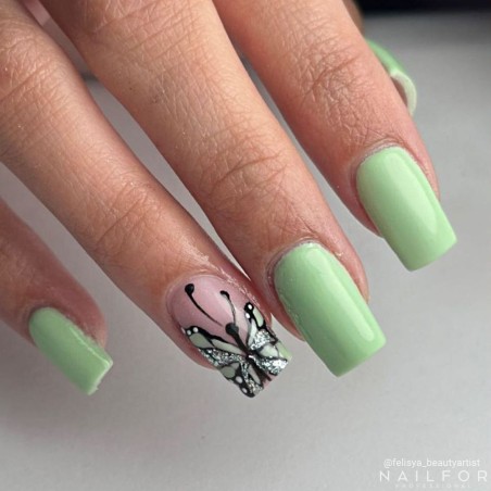 Vernis à ongles semi-permanent couleur : Chic SEMI-PERMANENT NAIL POLISH - 127 Nailfor 7,99 €