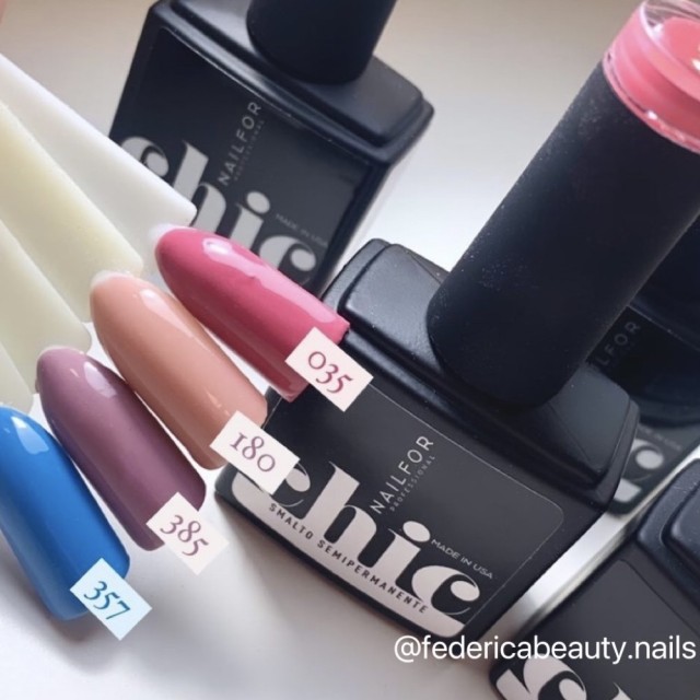 Semi-permanent nail polish color: Chic SEMI-PERMANENT NAIL POLISH - 180 Nailfor €7.99