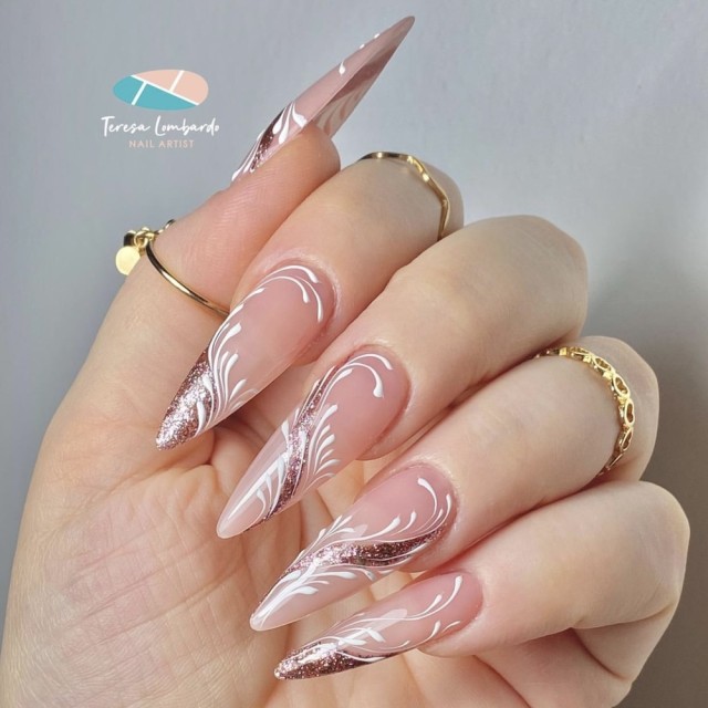 Semi-permanent nail polish color: Chic SEMI-PERMANENT NAIL POLISH - 183 milky Nailfor €7.99