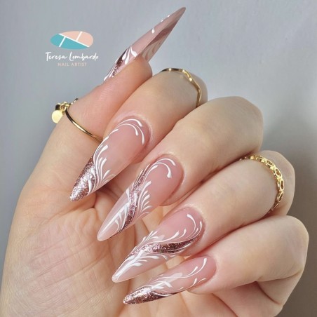 Vernis à ongles semi-permanent couleur : Chic SEMI-PERMANENT NAIL POLISH - 183 milky Nailfor pour 7,99 €